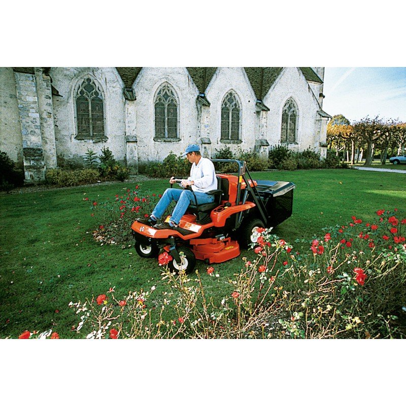 Kubota GZD15LD-II Aufsitzmäher – Bild 2